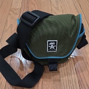 Crumpler Olive Green Compact Shoulder Bag with Blue Trim